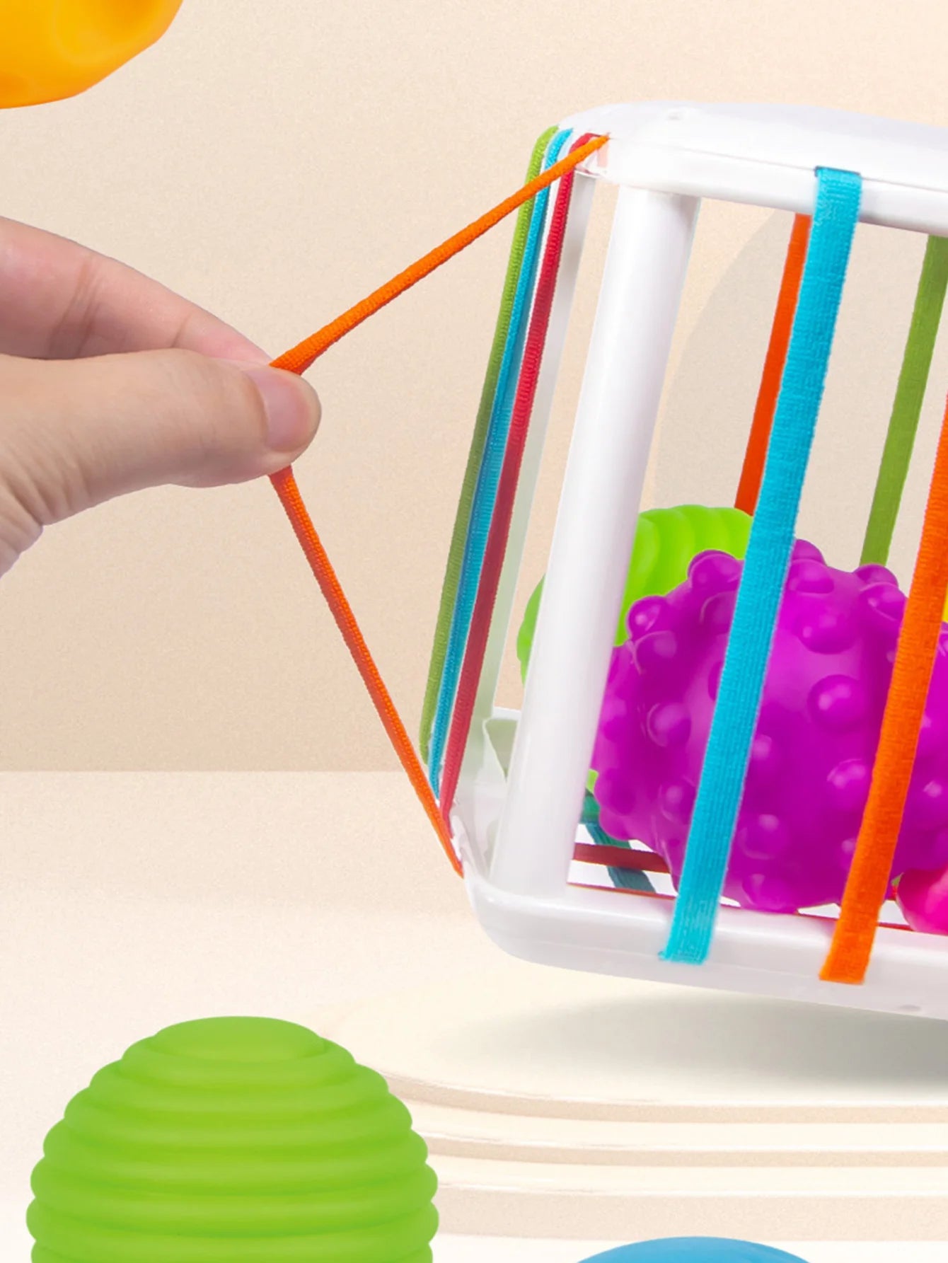 Cube sensoriel Montessori bébé éveil